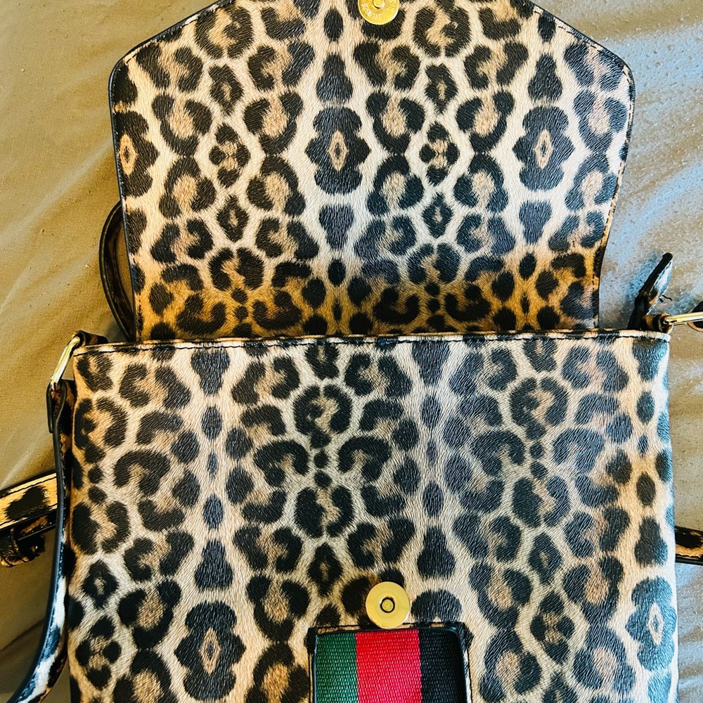 Leopard Print Crossbody Bag with Stripe Accent - Picture 4 of 6